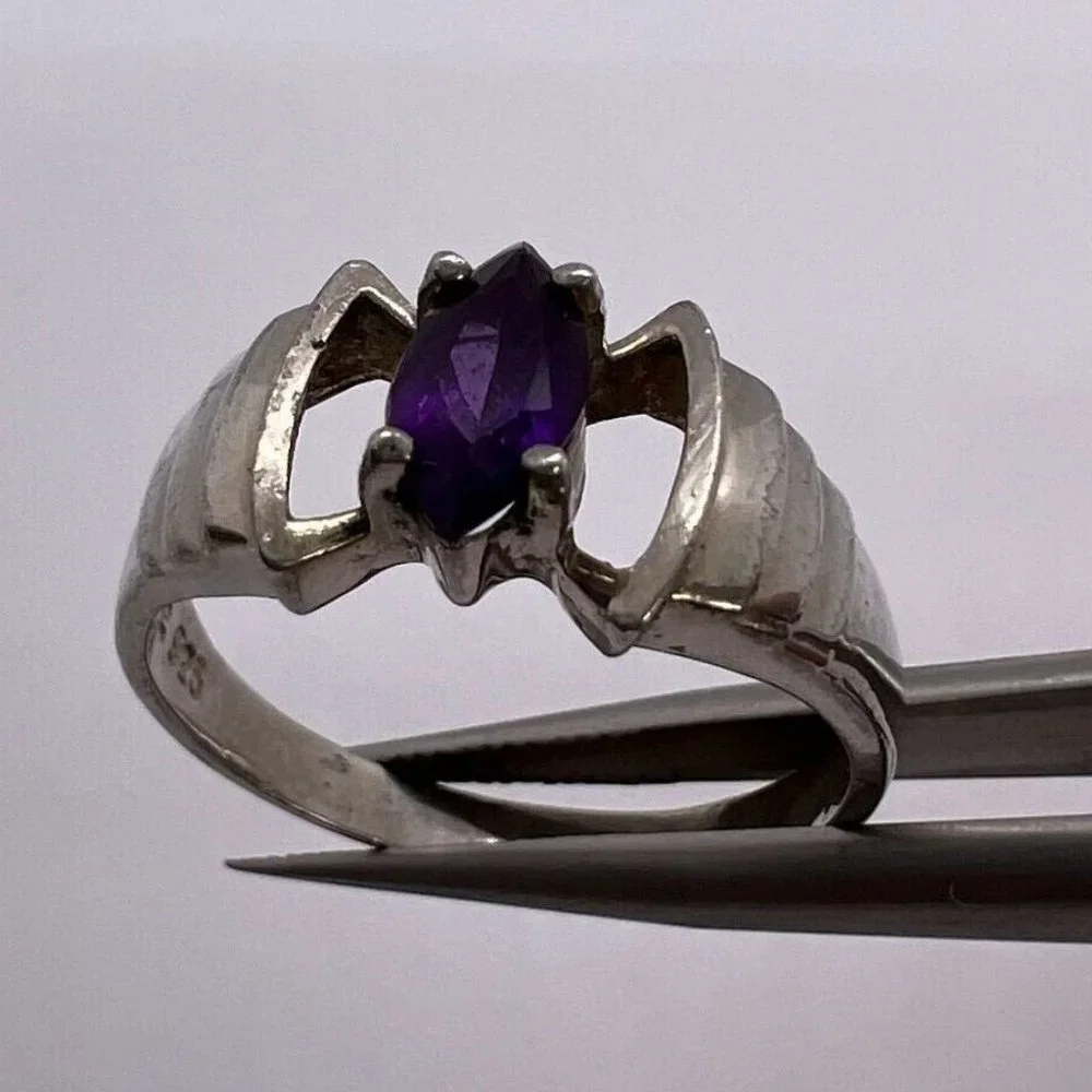N/A silver ring
